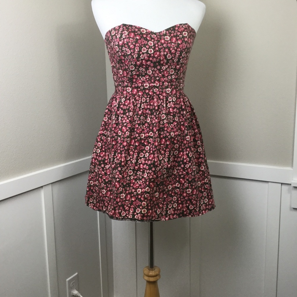 Hot topic Sound and Matter Strapless Dress